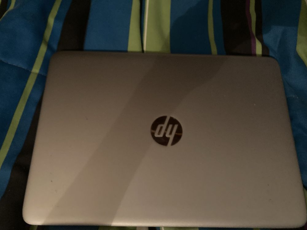 Portátil HP EliteBook com Windows – teclado com defeito
