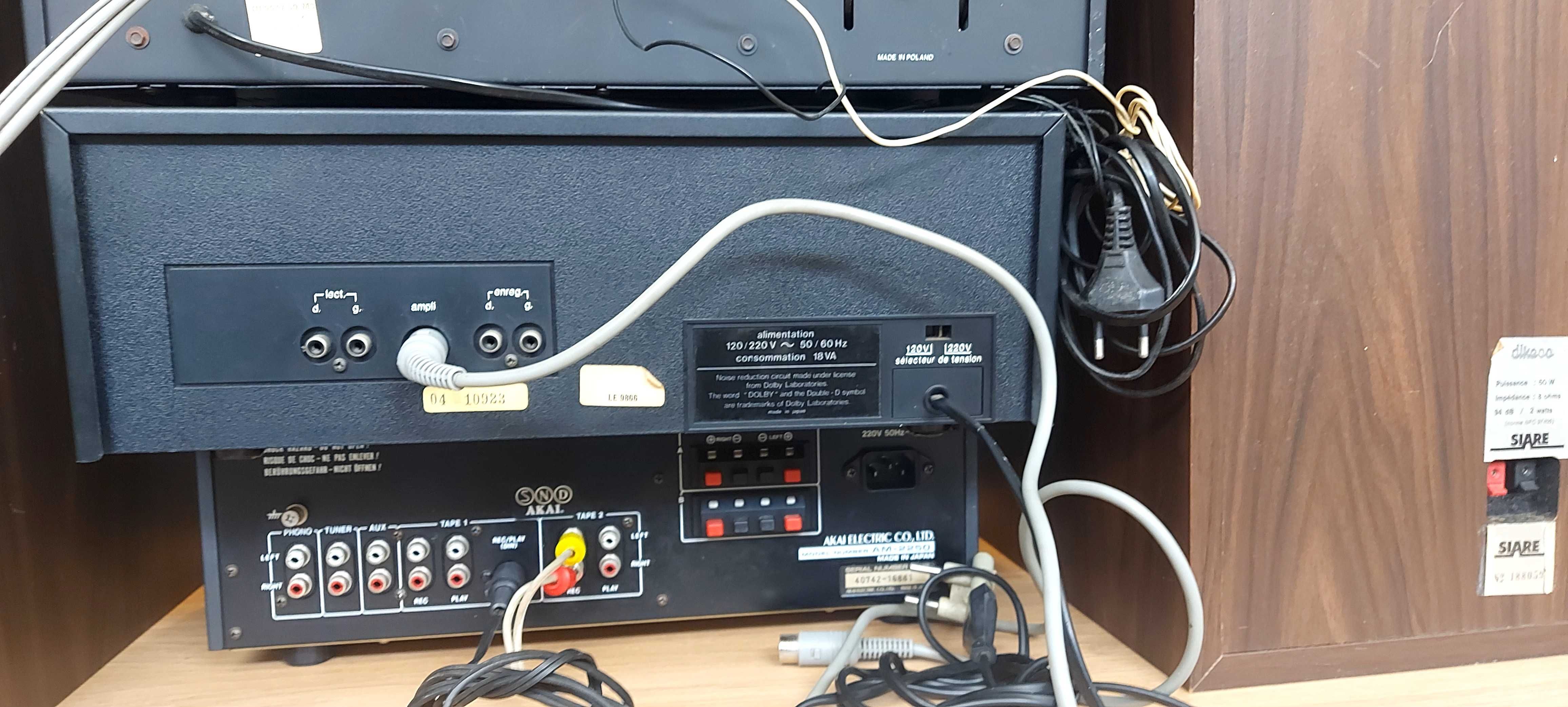 Aparelhagem Akai + Continental Edison com 2 Colunas