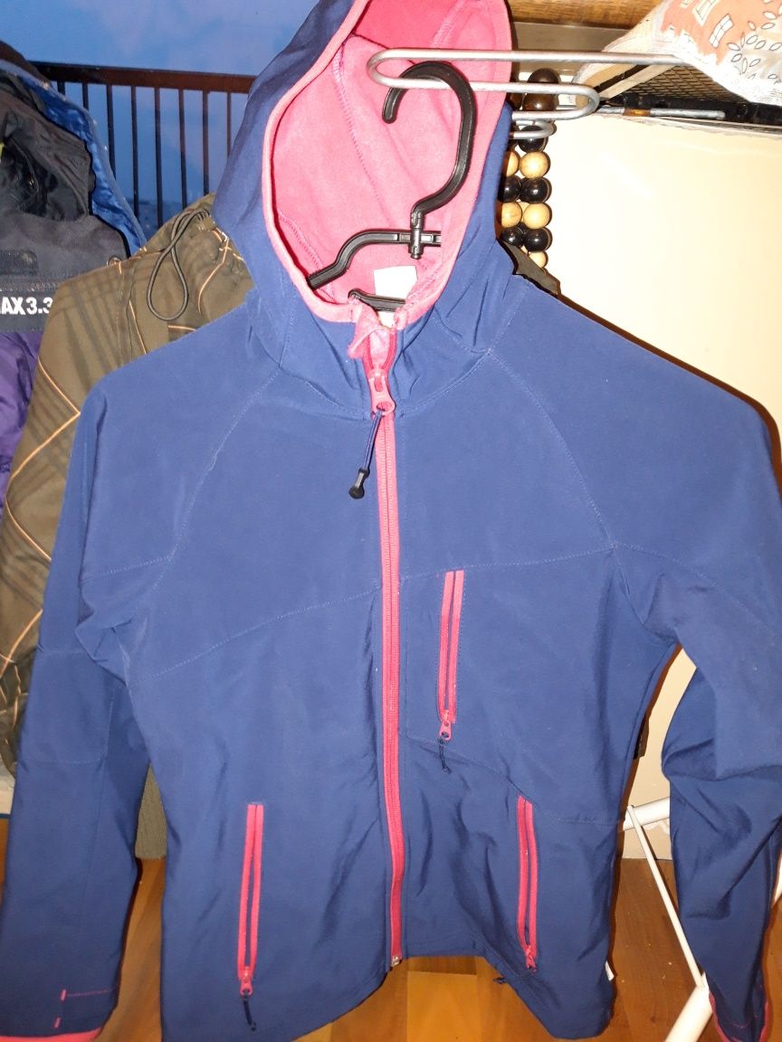 Kurtki typu softshell dziecięce rozm. 104, 146, 134