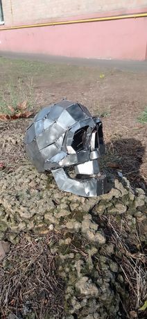 Скульптура череп из металла. Стальной череп железный череп