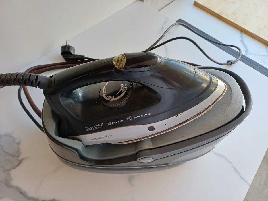 Ferro de engomar caldeira Clatronic 2400W