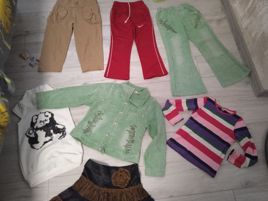 Одяг на дівчинку,пакетом 4_5 років