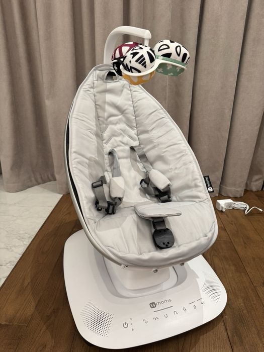 Ідеальне КРІСЛО-гойдалка 4MOMS MAMAROO5
