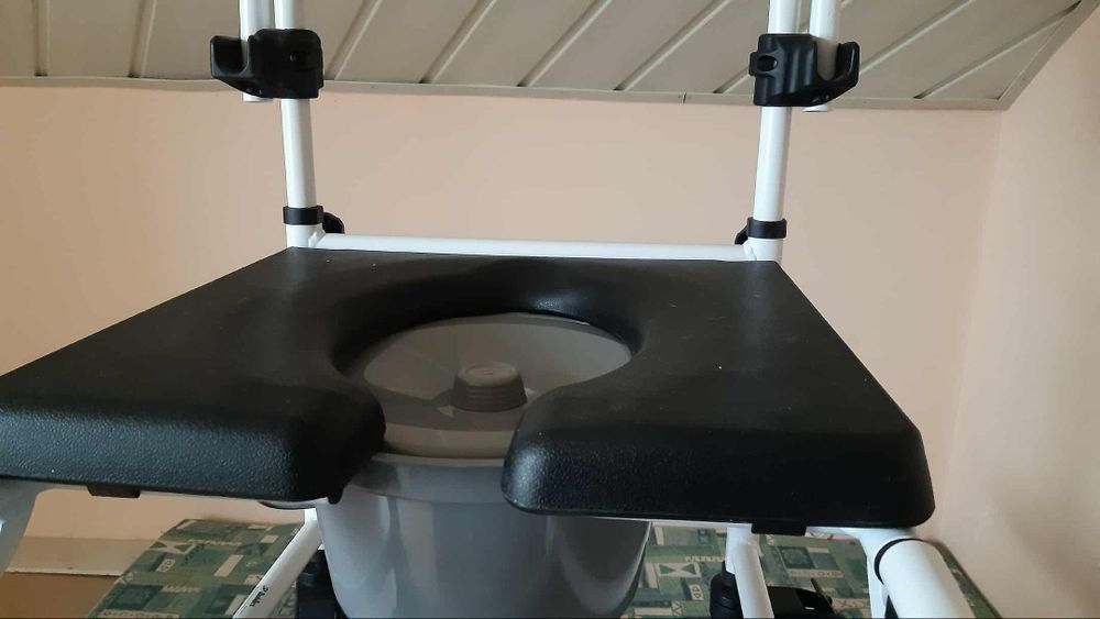 Wózek toaletowo prysznicowy