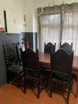 Conjunto de mesa e cadeiras