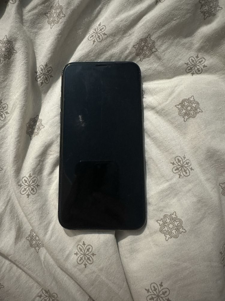 IPhone 11 pro (в гарному стані)