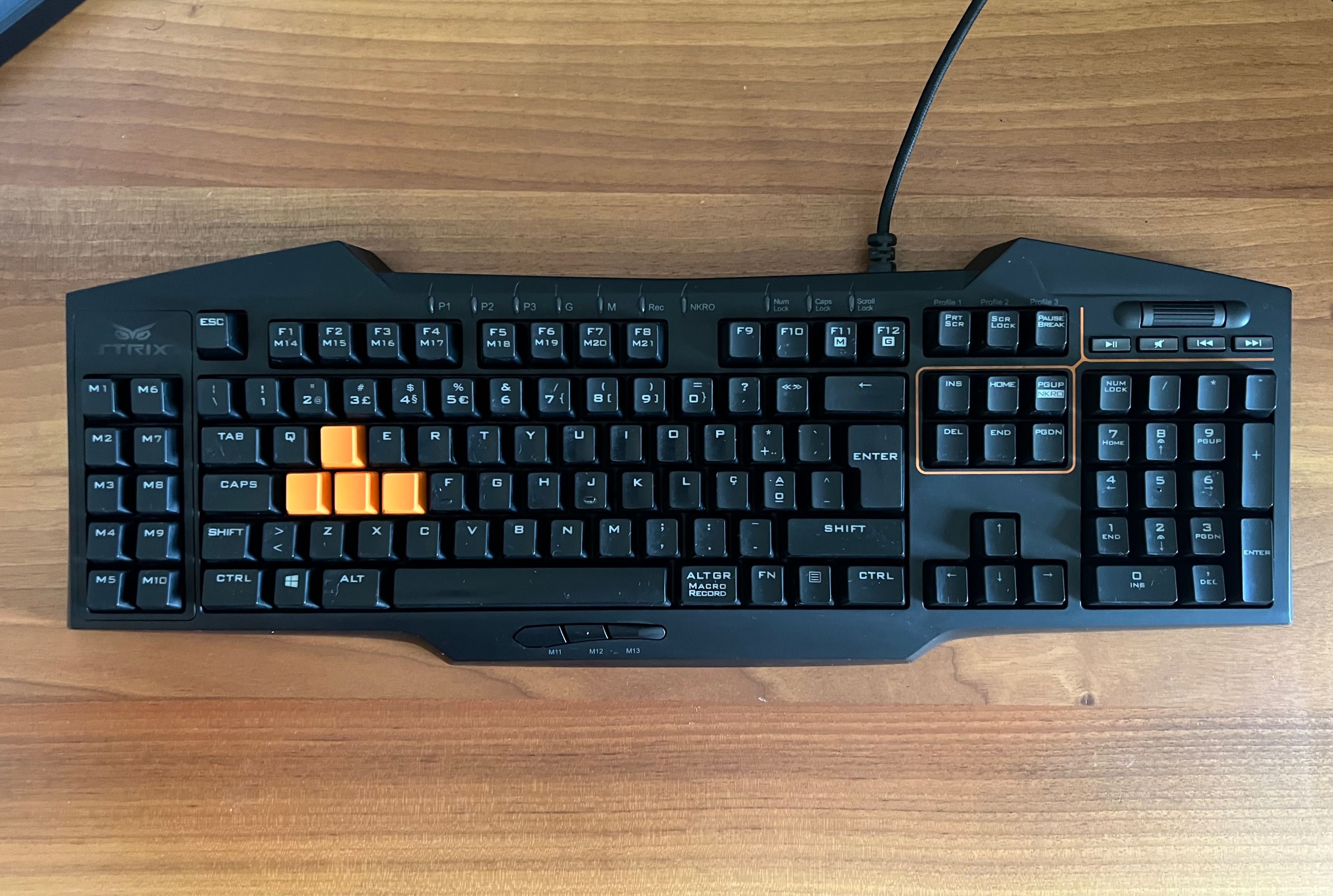 Teclado mecânico ASUS