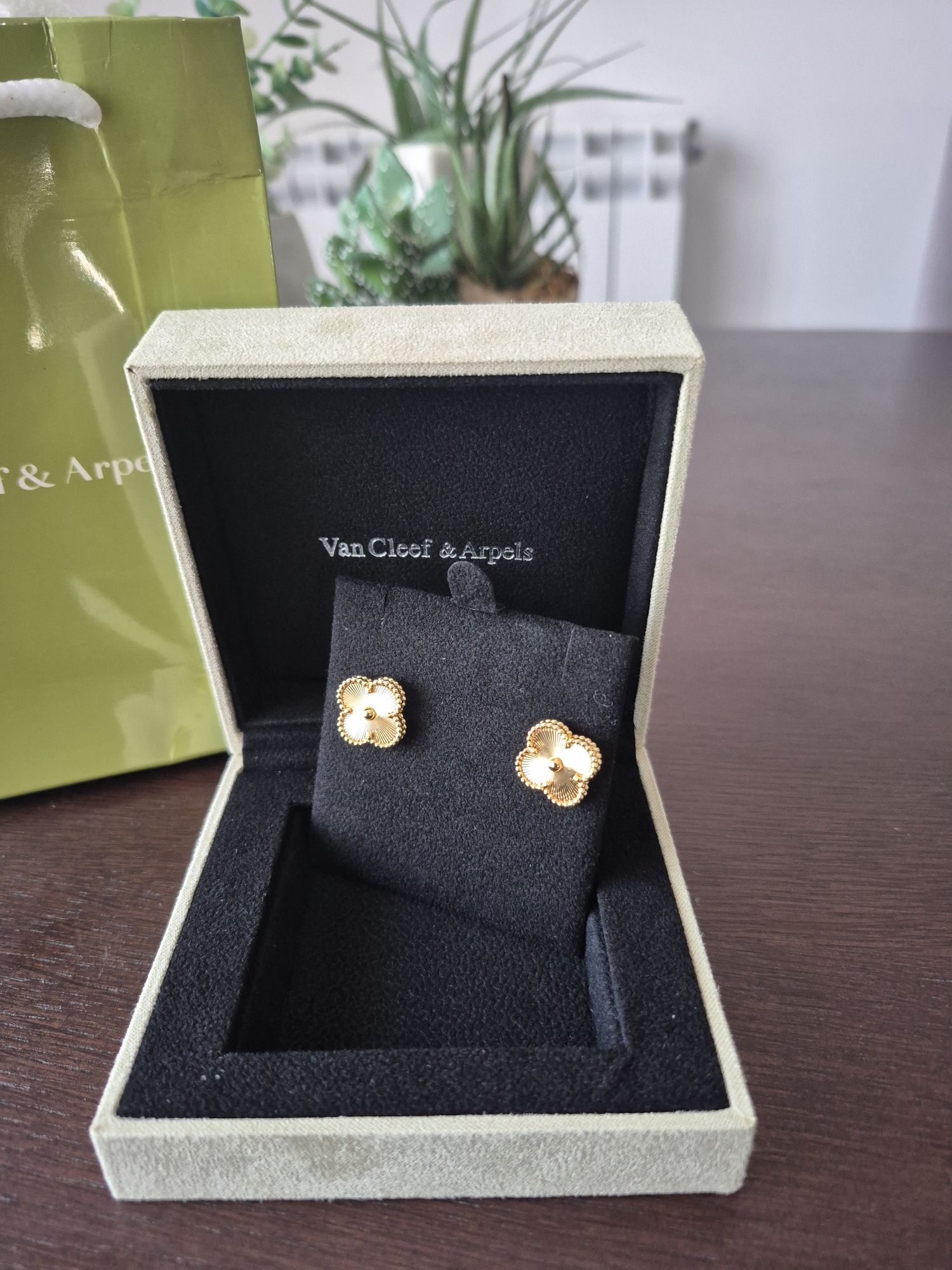 Brincos Van Cleef & Arpels