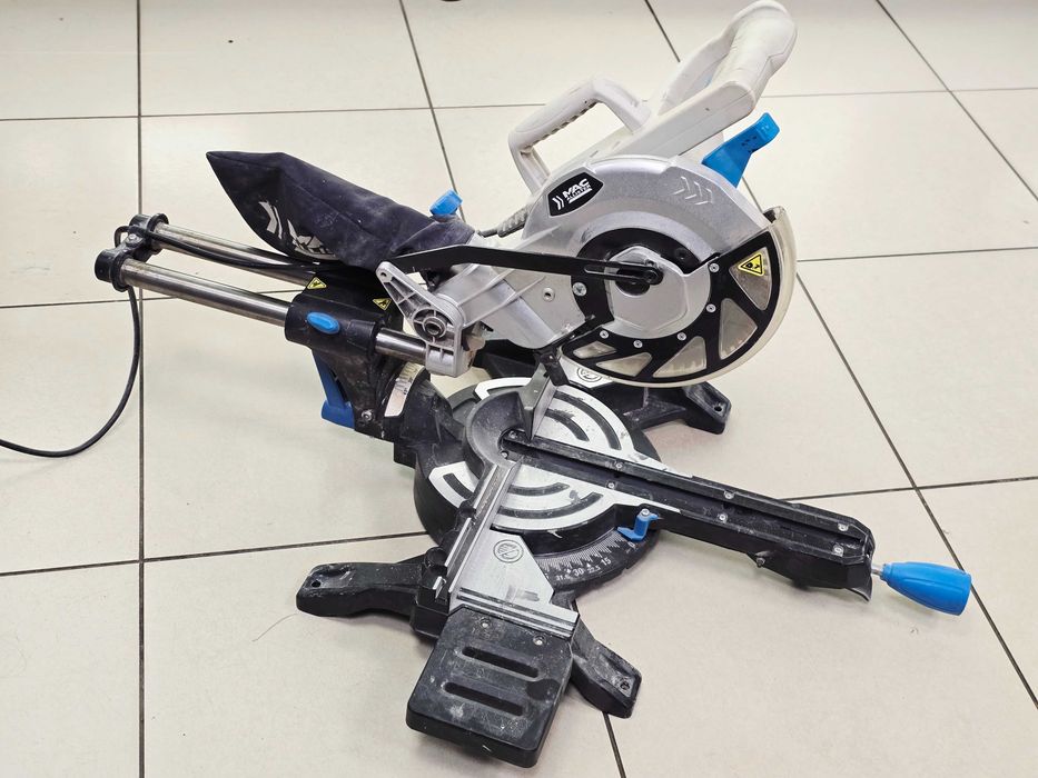 Piła ukośna Macallister MMIS210S-A