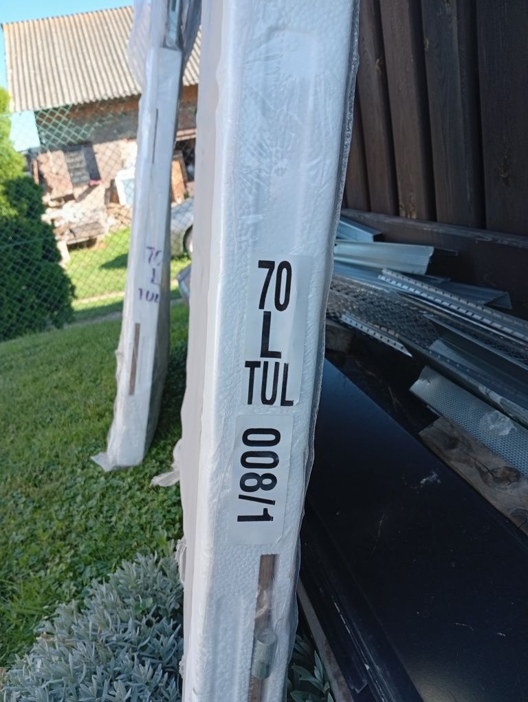 Dzwi lewe 70 NOWE jasny dąb wentylacja 2 sztuki