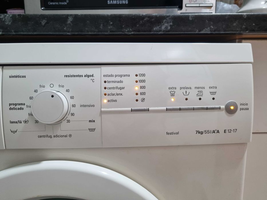 Máquina de lavar roupa