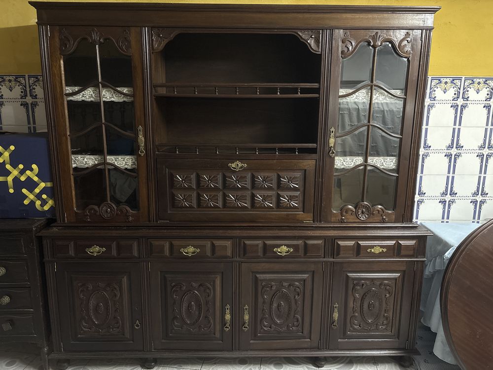 movel antigo  com mesa oval e 8 cadeiras completo