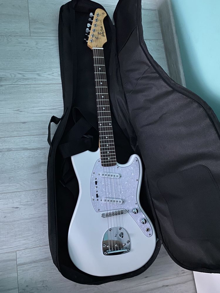 Gitara elektryczna Harley Benton MS-60 Vintage White Bundle 1