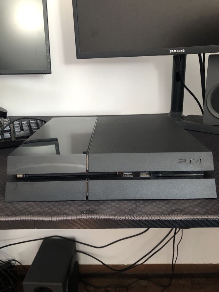 PS4 500GB + Dualshock 4 c/paddles + Headfones Gamer + Jogos