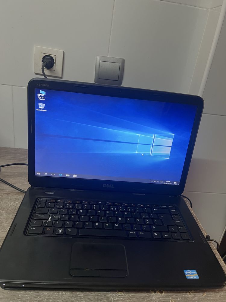Portatil dell core i3 com carregador beteria viciada