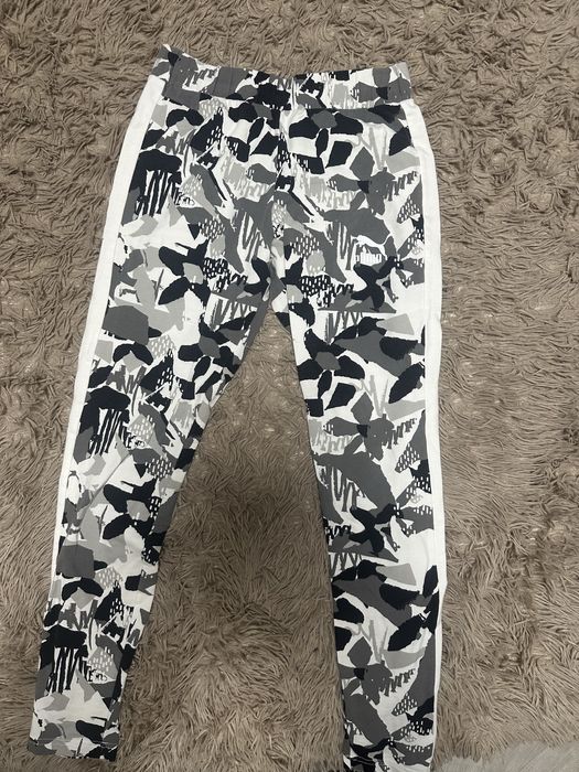 Лосіни Puma з красивим принтом