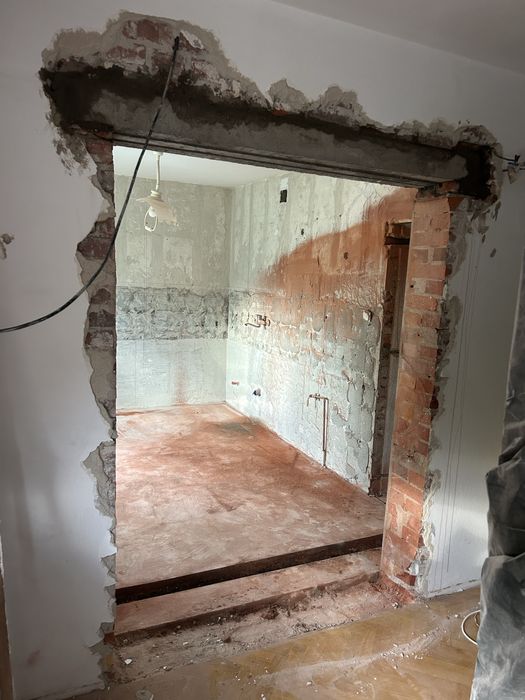 Wiercenie otworów w betonie. Cięcie betonu, otwory drzwiowe i okienne