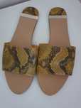 Chinelas Mango como Novas
