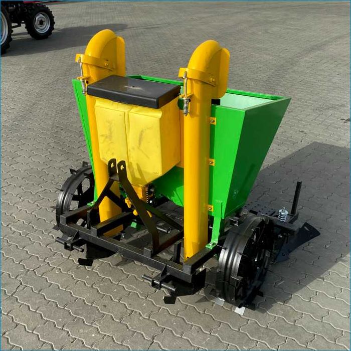 Картоплесаджалка навісна для трактора дворядна 60 см їжаки, сажалка