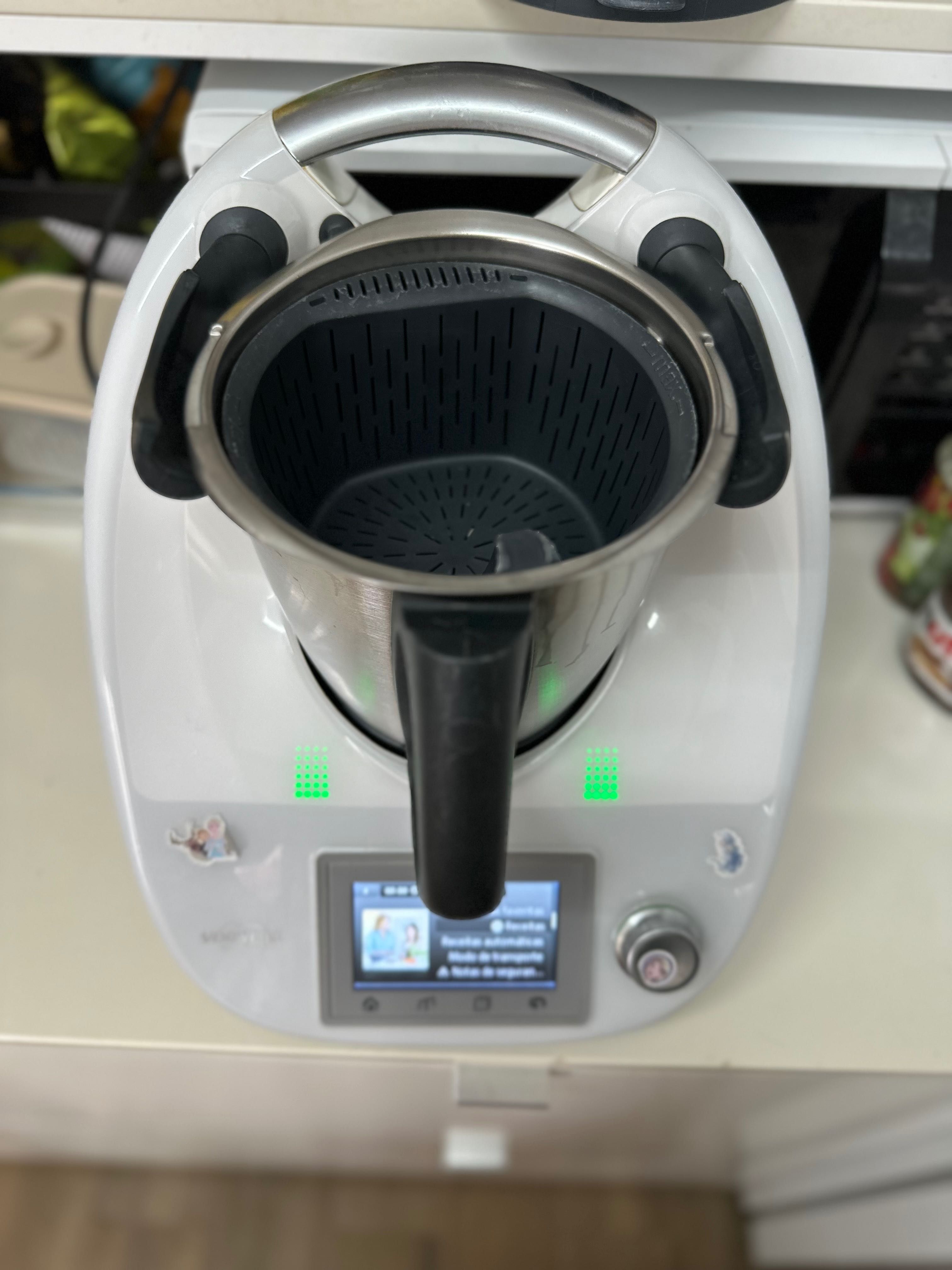 Vendo bimby TM5, super bem estimada