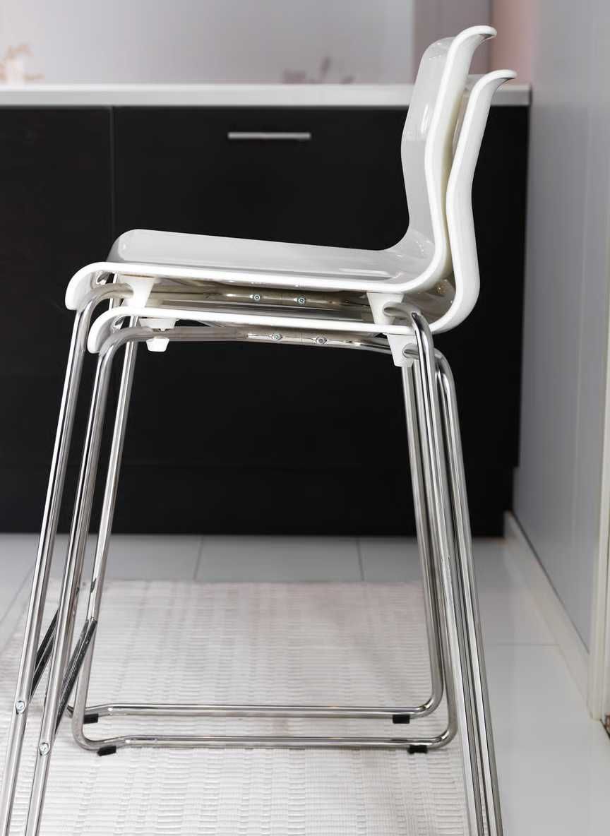 2 Bancos Altos GLENN do Ikea - Brancos/Cromados (66 cm)