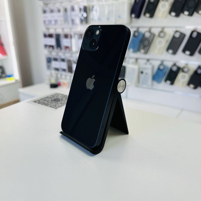 Вживаний оригінал iphone 13 128gb black 100% батарея
