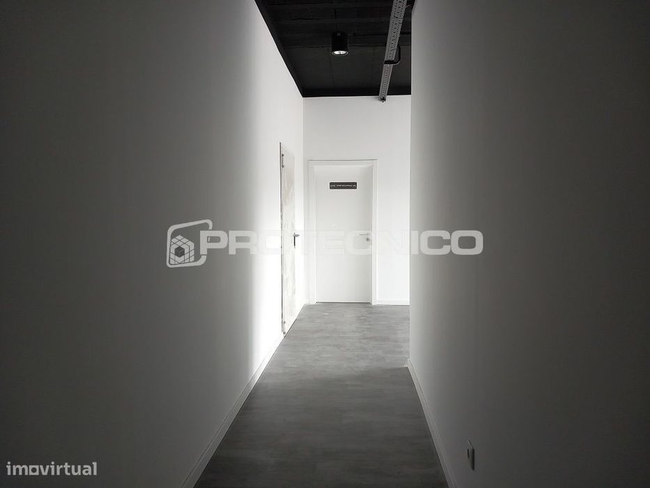 Escritório/Espaço co-working – Oliveira do Bairro