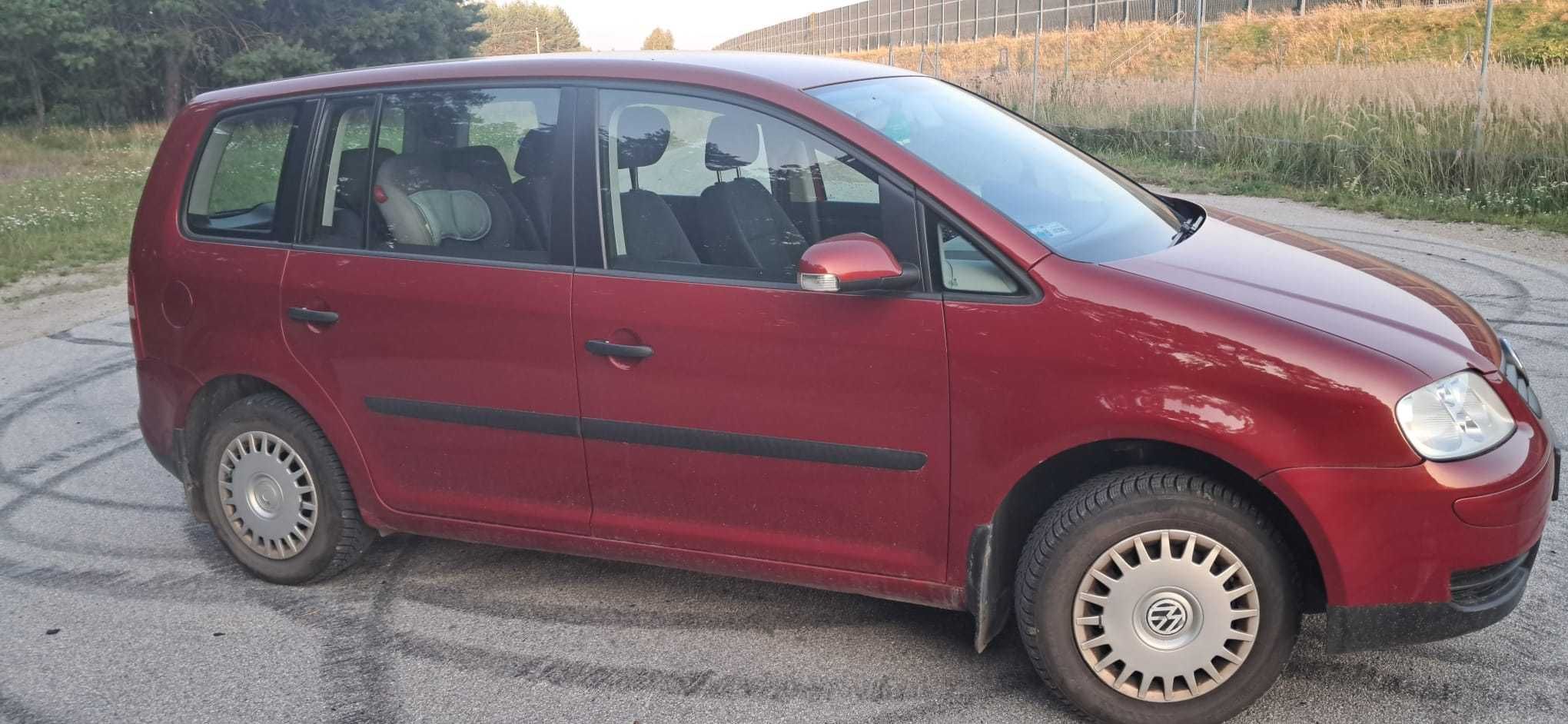 Volkswagen Touran 1.6 FSI ,7 osobowy