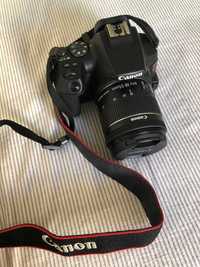 Camera EOS Rebel SL3 com lente kit Canon 18-55mm