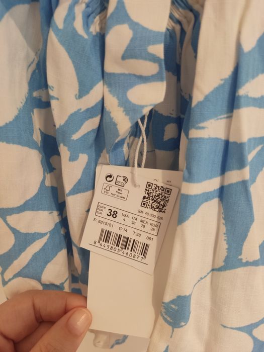 Top novo com etiqueta