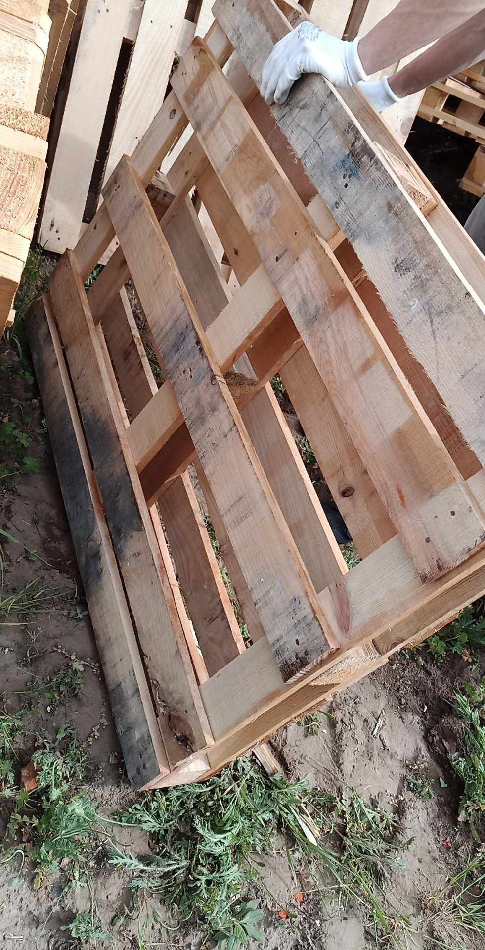 Sprzedam palety różne rodzaje