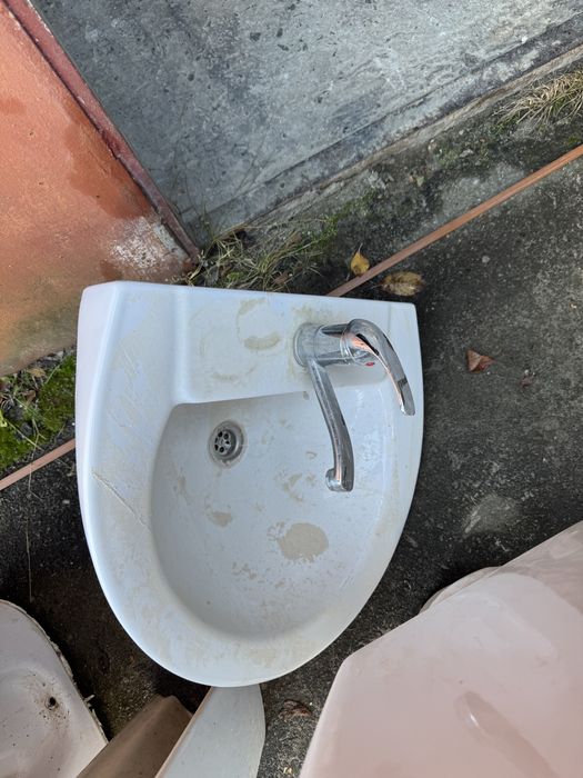 Унітаз.Умивальник.