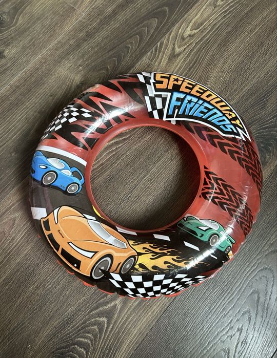 Zestaw w auta piłka plażowa i koło do pływania Bestway Speedway friend