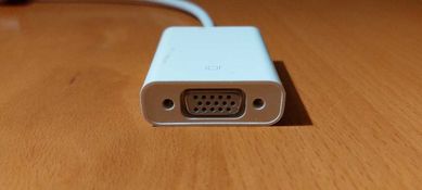 Oryginalna przejściówka Apple 30-PIN na VGA