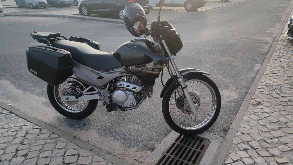 Honda NX 400 - Falcon 2008