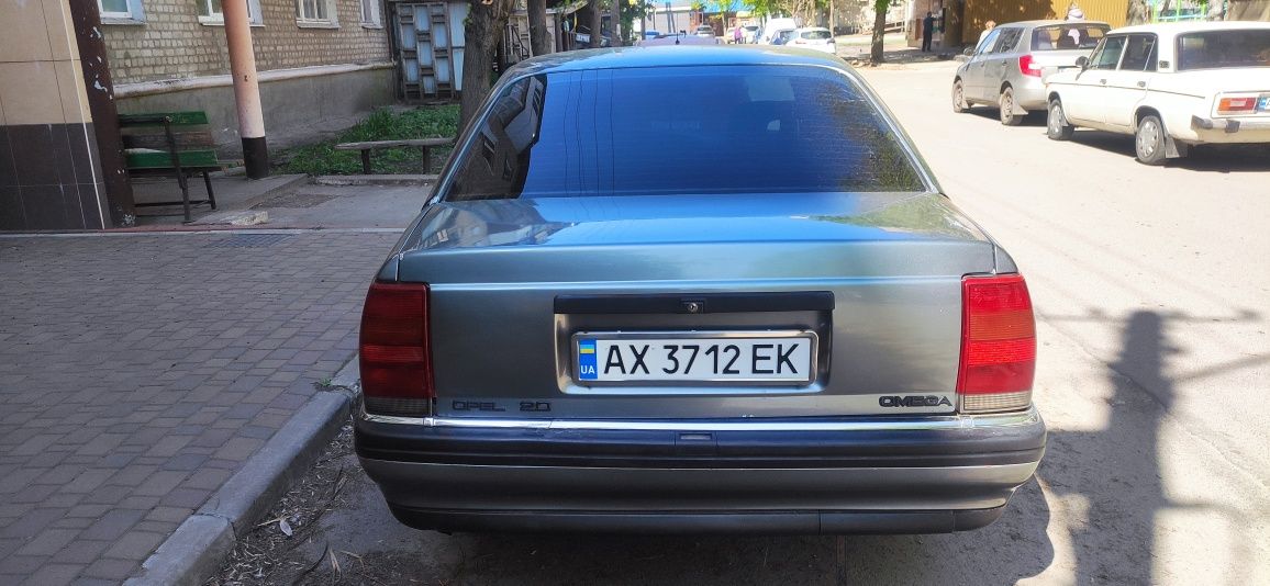 Продам машину Opel Omega