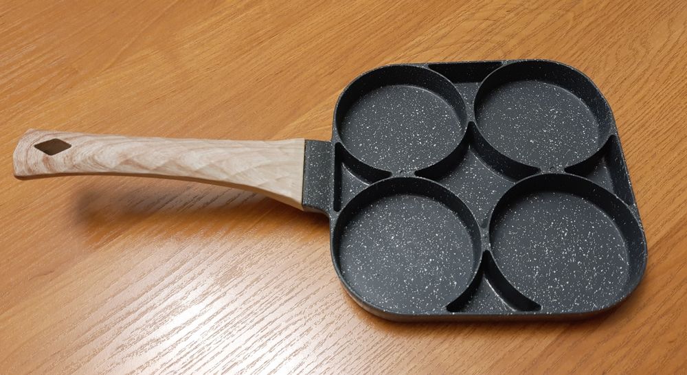 Patelnia mała z 4 otworami