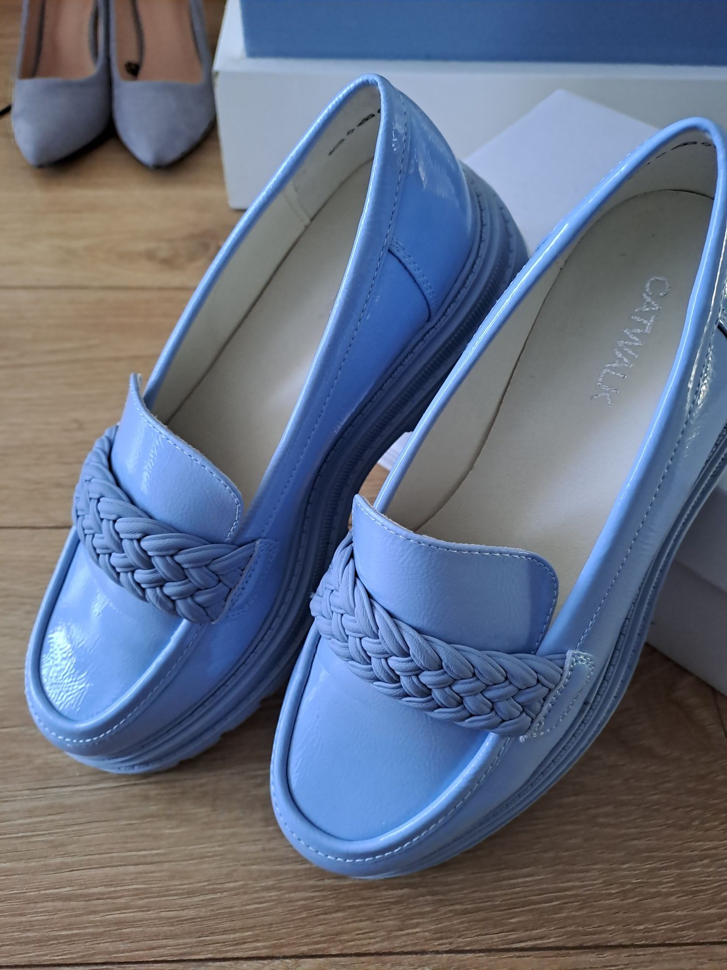 Catwalk nowe loafersy mokasyny niebieskie błękitne 39