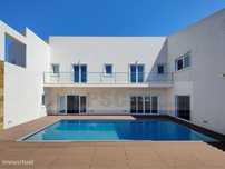 Moradia de Luxo T4 à Venda no Prestigiado Belas Clube de Campo