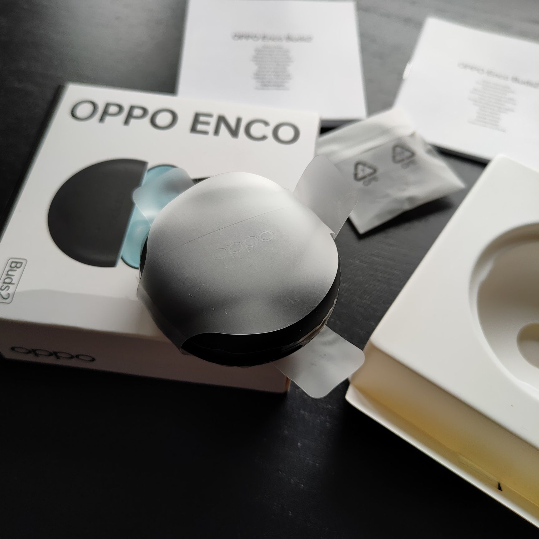 Nowe słuchawki bezprzewodowe OPPO Enco Buds2 czarne midnight