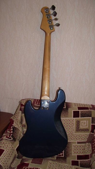 Бас гитара "Phil Pro"