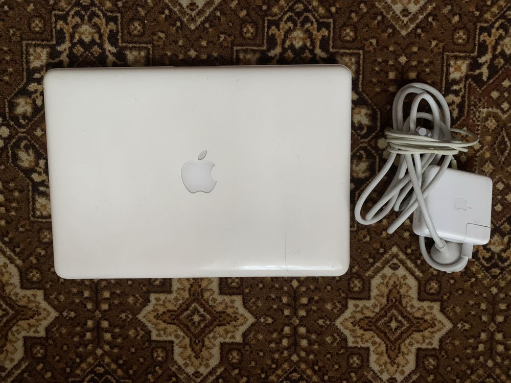 Apple Macbook 2009