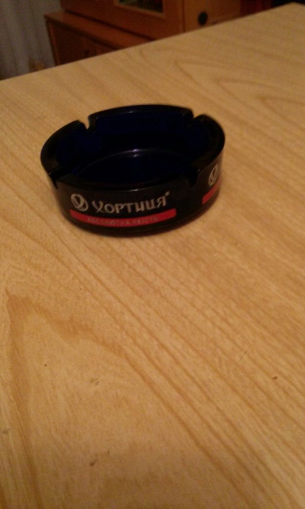 Продаю Попільничку