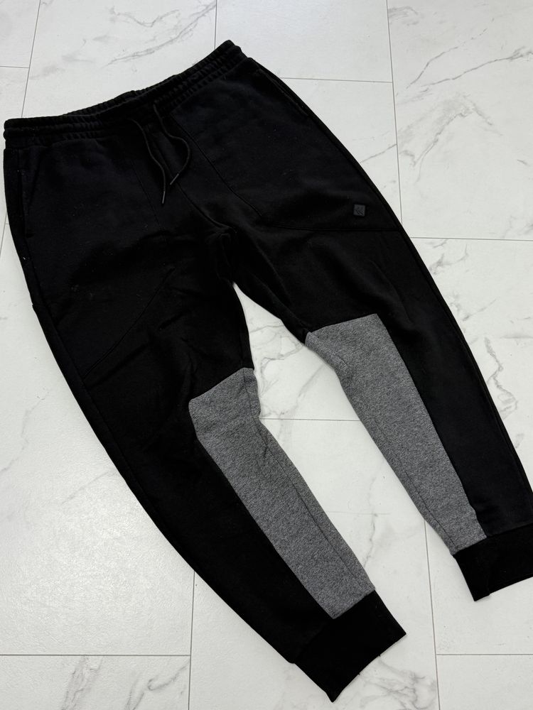 Spodnie dresowe męskie Cropp XL