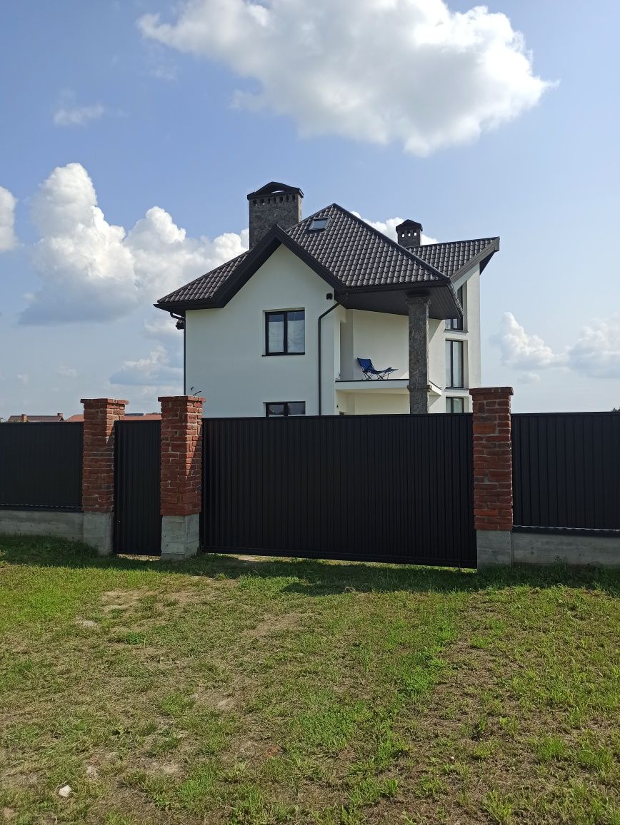 Продам будинок в Рясне-Руське без комісії