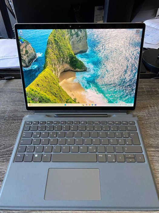 Portátil Híbrido (Tablet + caneta e Teclado com Capa) 13.2"