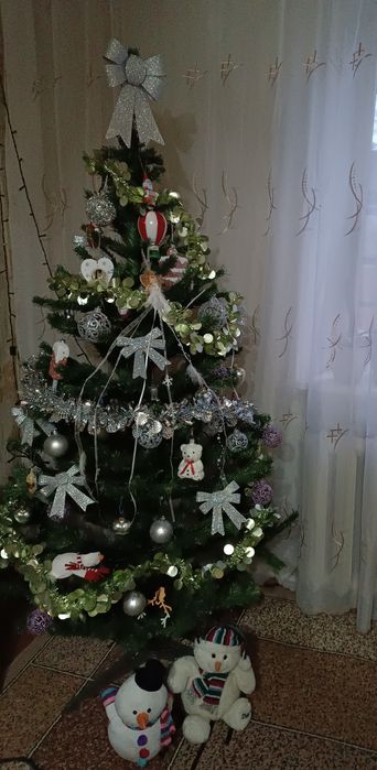 Ёлка искуственная-1,8м