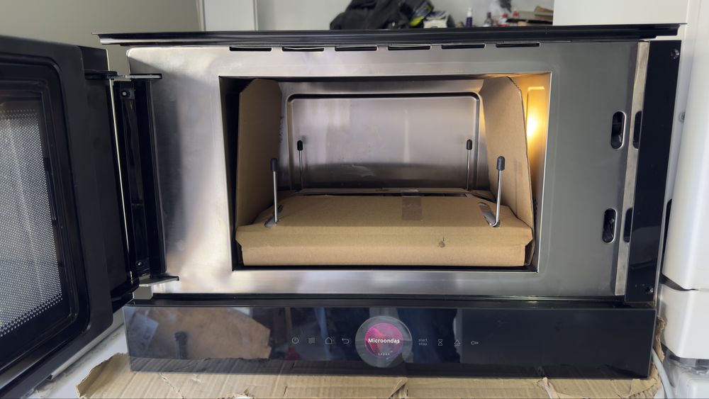 Micro-ondas Encastre BOSCH BEL7321B1 (21 L - Com Grill - Preto)