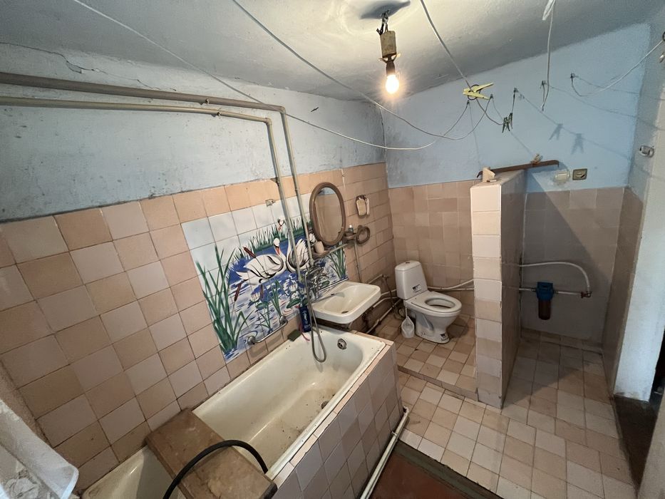 Продається будинок 100м.Крихівці.Комунікації.Центр.Школа.Садок.Місто