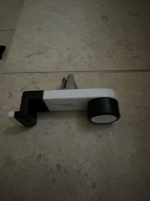 Car Mobile Phone Mounts – Three Different Types64741176114561124